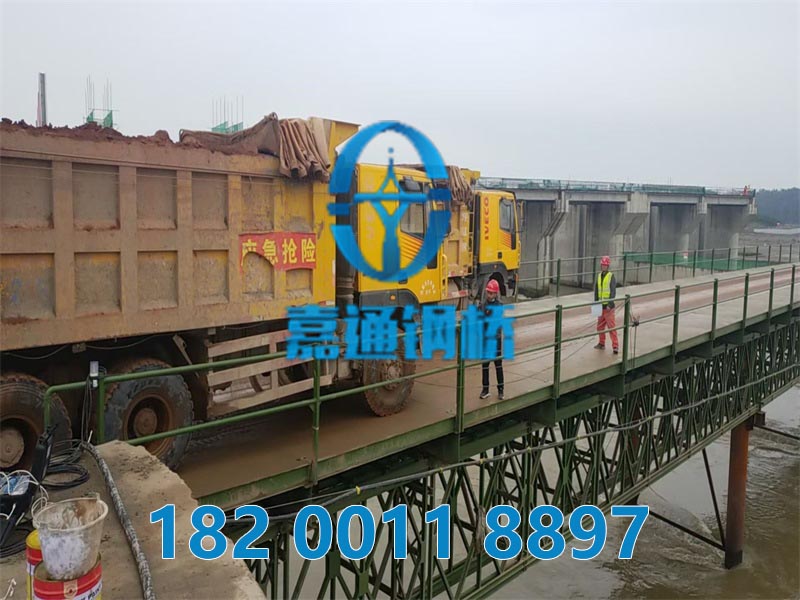 岷江航電樞紐95米長、7米寬200型交通鋼棧橋安裝及動(dòng)靜載實(shí)驗(yàn)完畢;